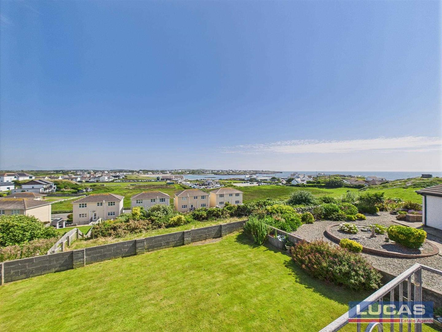 5 bed property in The Rise, Trearddur Bay